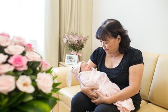 Siêu mẫu Hà Anh xuất hiện rạng rỡ sau khi sinh con - Ảnh 4.