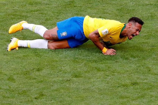Neymar thừa nhận “phản ứng thái quá” khi bị phạm lỗi - Ảnh 1.