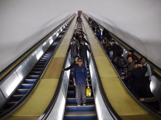 Bên trong hệ thống tàu điện ngầm ở Bình Nhưỡng - Ảnh 9.