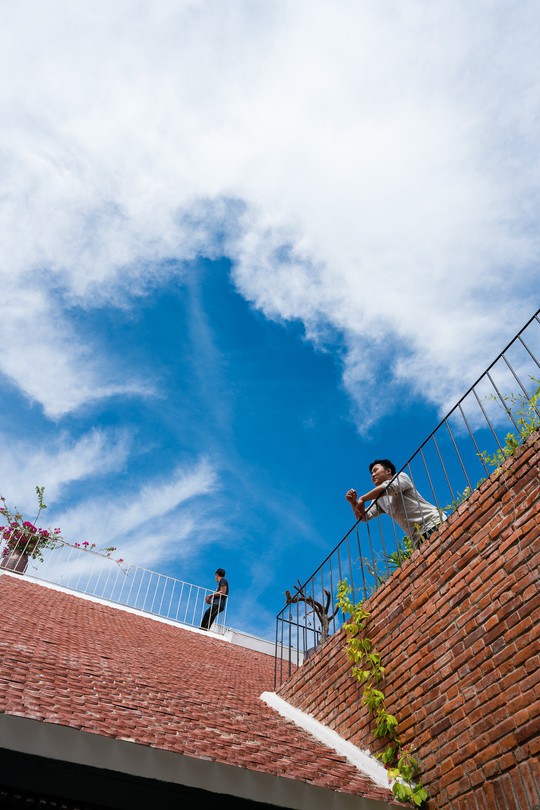 Ngôi nhà gạch ở Đà Nẵng được tạp chí Mỹ khen ngợi vì quá đẹp - Ảnh 21.