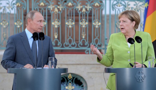 Ông Putin và bà Merkel bàn bạc gì bên ngoài Berlin? - Ảnh 6.