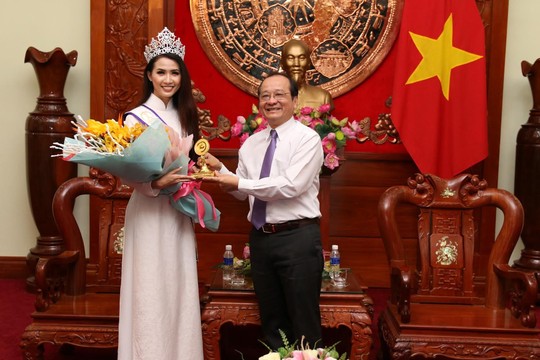 Hoa hậu Đại sứ Du lịch thế giới Phan Thị Mơ về thăm Tiền Giang - Ảnh 4.
