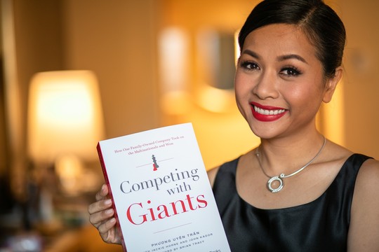 Competing with Giants: Cuốn sách đầu tiên của doanh nhân Việt được Forbes lựa chọn xuất bản - Ảnh 2.