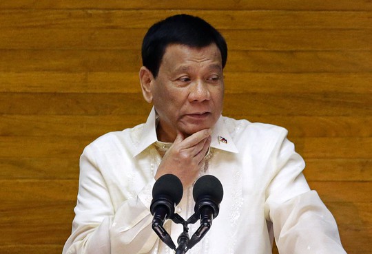 Ông Duterte dọa giết cảnh sát tha hóa trên truyền hình trực tiếp - Ảnh 1.
