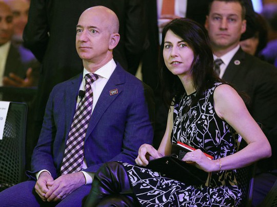 Giàu nhất thế giới, Jeff Bezos vẫn rửa bát sau mỗi bữa tối - Ảnh 2.