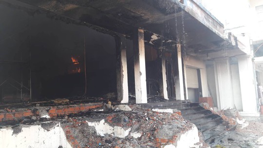 Cháy dữ dội tại ngôi nhà liên quan đến đất công sản dính vụ án Vũ nhôm - Ảnh 15.