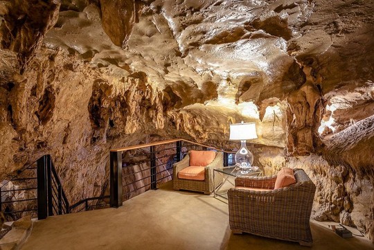 Khám phá ngôi nhà trong hang dành cho các triệu phú USD - Ảnh 7.