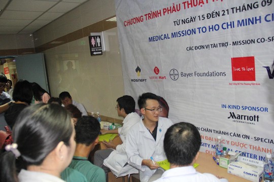 Bệnh viện Đại học Y Dược TP HCM: Phẫu thuật dị tật hàm mặt miễn phí - Ảnh 3.