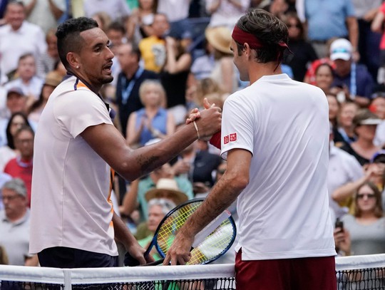 Clip: Federer, Sharapova đánh bại đàn em, vào vòng 4 US Open - Ảnh 1.