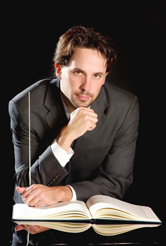 Mùa diễn của Dàn nhạc Giao hưởng Mặt Trời: Nghệ sĩ Ninh Đức Hoàng Long biểu diễn tại đêm khai mạc  - Ảnh 3.