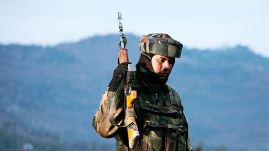 Ấn Độ mua hơn 160.000 súng cho lính biên phòng - Ảnh 1.