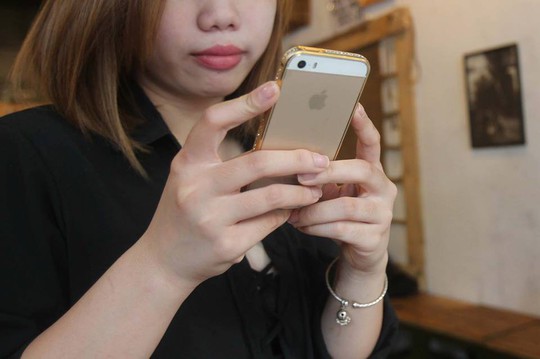 Hai luật sư tại Việt Nam khởi kiện Apple - Ảnh 1.