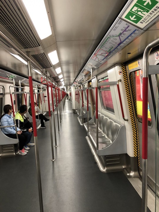 Vì sao khách nước ngoài mê tàu điện ngầm Hong Kong? - Ảnh 1.