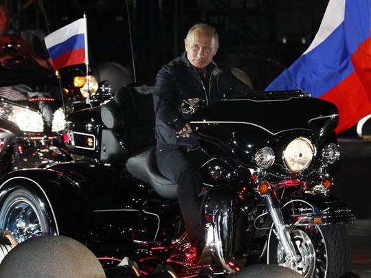 Ông Putin cởi trần, ngâm mình trong hồ nước băng giá - Ảnh 5.