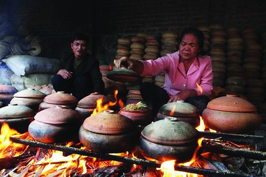 Làng Vũ Ðại vào mùa kho cá - Ảnh 3.