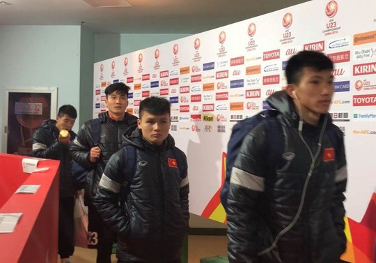 Clip: U23 Việt Nam bình thản sau chiến thắng nức lòng người hâm mộ - Ảnh 2.