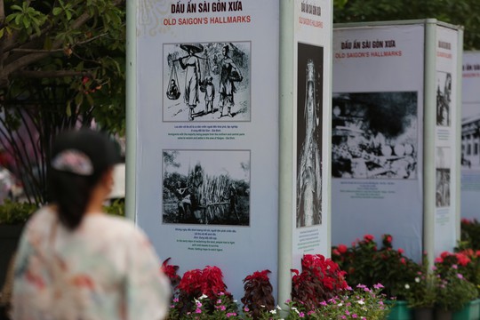 Ngắm Sài Gòn 320 năm qua ảnh tại phố đi bộ Nguyễn Huệ - Ảnh 2.