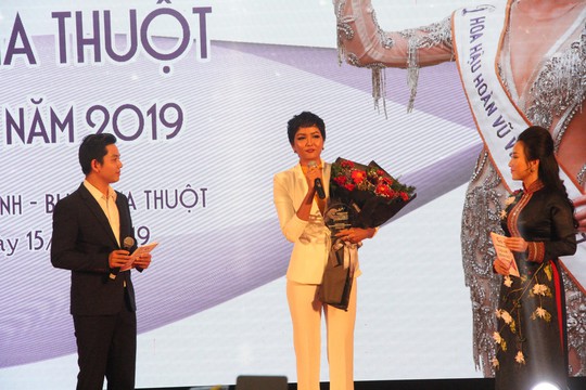 Hoa hậu H’Hen Niê làm đại sứ truyền thông của Lễ hội Cà phê Buôn Ma Thuột - Ảnh 1.