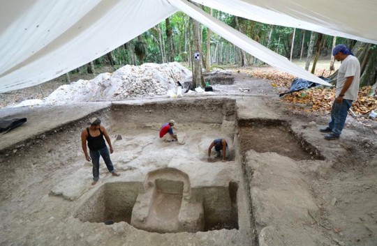 Ngã ngửa khi mở cửa mộ cổ Maya 2.500 tuổi - Ảnh 3.