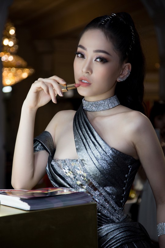 Son môi 2BE - Chinh phục sự khó tính của các hoa hậu, người đẹp Việt - Ảnh 5.