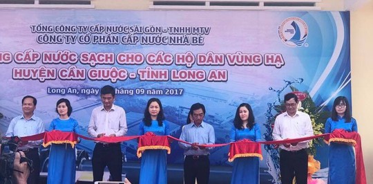 Sawaco: Cung cấp nước sạch cho huyện Cần Giuộc, tỉnh Long An - Ảnh 1.