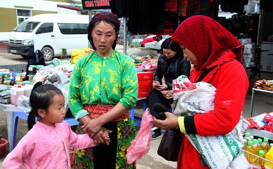 Độc đáo chợ phiên Đồng Văn ngày cuối tuần - Ảnh 10.