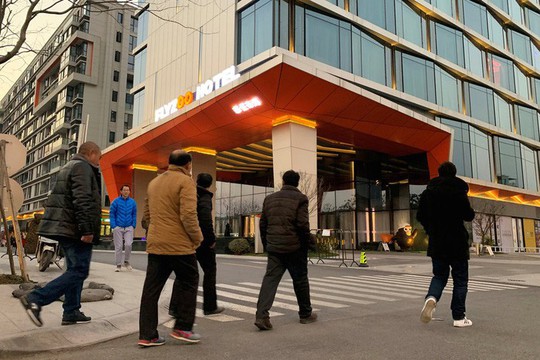 Bên trong khách sạn trí tuệ nhân tạo đầu tiên tại Trung Quốc - Ảnh 1.