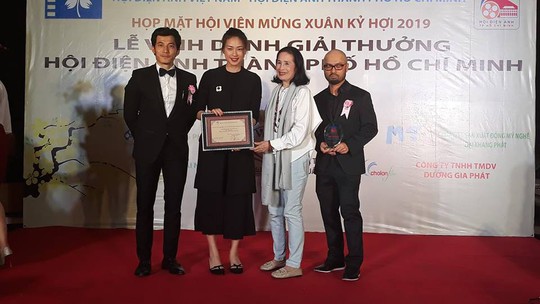 Song Lang lập hat-trick tại giải thưởng Hội Điện ảnh TP HCM - Ảnh 2.