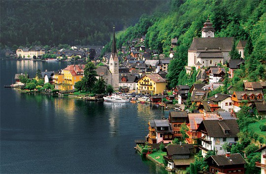 Ngắm nhìn vẻ đẹp tựa thiên đường của thị trấn bên hồ Hallstatt - Ảnh 1.