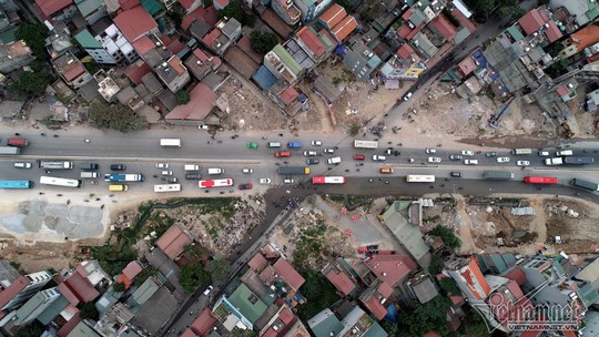 Nhiều nhà siêu kỳ dị trên đường ngàn tỉ ở thủ đô - Ảnh 15.