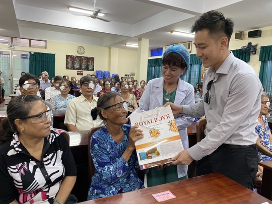 Dược Thuận Gia giúp mổ mắt cho 150 bệnh nhân nghèo - Ảnh 1.