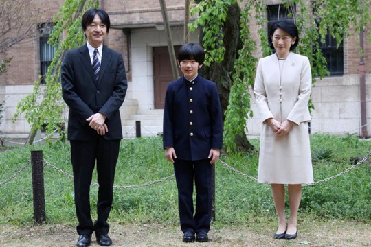 Gánh nặng Hoàng gia Nhật đặt trên vai “Hoàng tử bé” - Ảnh 1.