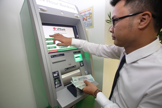 Máy gửi tiền tự động VPBank và những câu chuyện chưa kể - Ảnh 1.