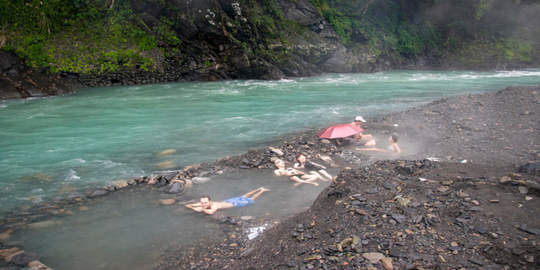 Thư giãn ở 6 suối nước nóng nổi tiếng nhất Đài Loan - Ảnh 1.