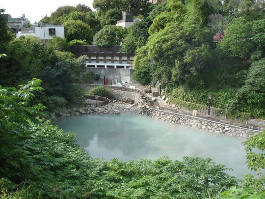 Thư giãn ở 6 suối nước nóng nổi tiếng nhất Đài Loan - Ảnh 3.