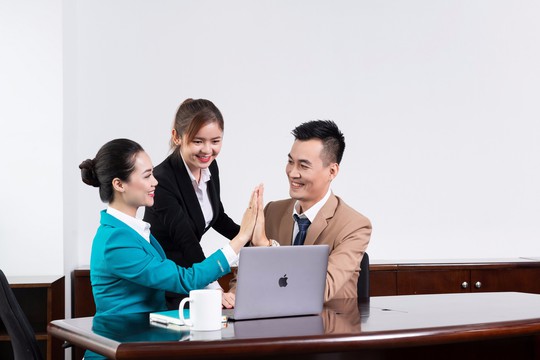 ABBANK dành gần 2.500 tỉ đồng ưu đãi cho vay khách hàng doanh nghiệp vừa và nhỏ - Ảnh 1.