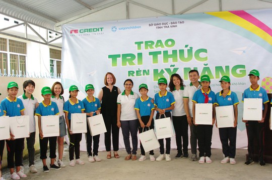 Hơn 100 suất học bổng và khóa học tự vệ đến với trẻ em tỉnh Trà Vinh - Ảnh 2.