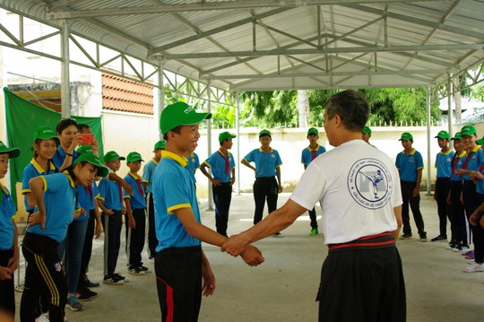Hơn 100 suất học bổng và khóa học tự vệ đến với trẻ em tỉnh Trà Vinh - Ảnh 3.