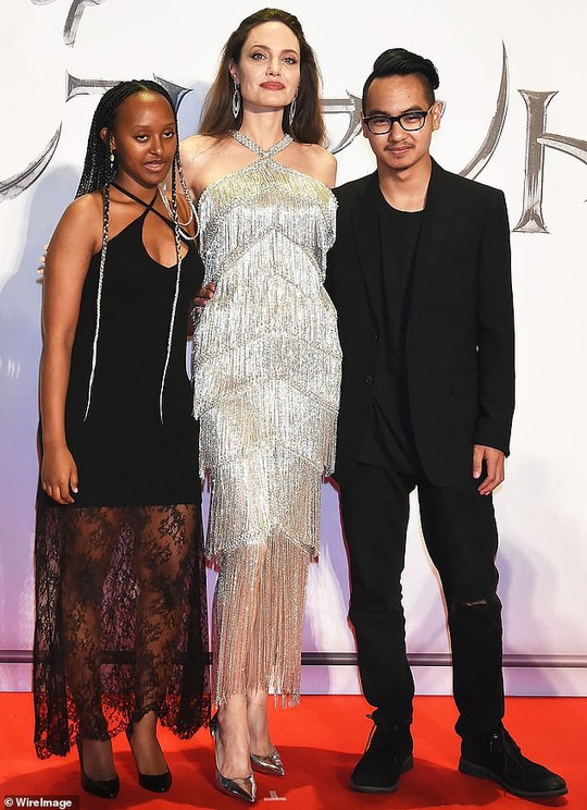Angelina Jolie cùng 2 con nuôi ra mắt phim ở Nhật Bản - Ảnh 3.