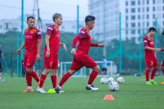 Cận cảnh buổi tập nghiêm túc song thoải mái của đội tuyển bóng đá Việt Nam - Ảnh 11.