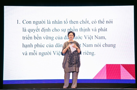 Bà Tôn Nữ Thị Ninh: Ngồi canh con học là sự thất bại trong giáo dục - Ảnh 1.