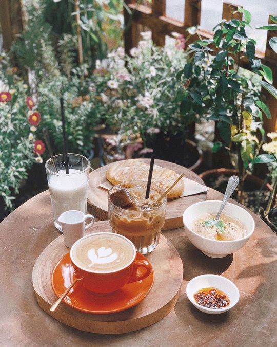 Những quán cà phê phong cách Đà Lạt ở Sài thành - Ảnh 4.