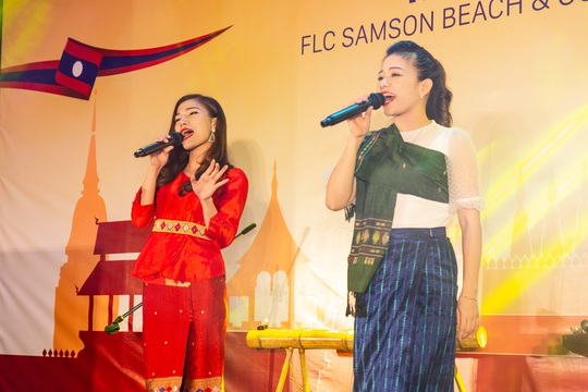 Du khách FLC Sầm Sơn mãn nhãn với đêm Lễ hội Văn hóa Lào - Ảnh 4.