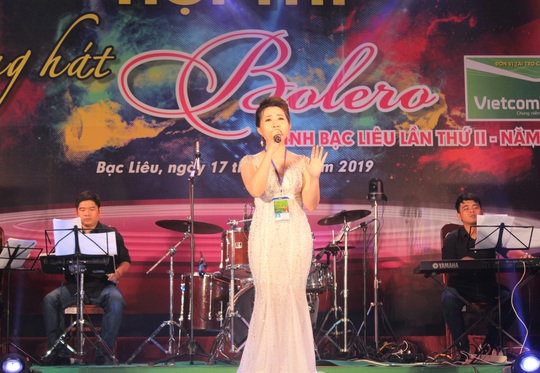 Hoài Linh giành giải nhất Hội thi “Tiếng hát Bolero” khu vực ĐBSCL - Ảnh 6.
