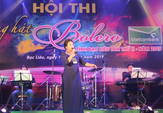Hoài Linh giành giải nhất Hội thi “Tiếng hát Bolero” khu vực ĐBSCL - Ảnh 3.