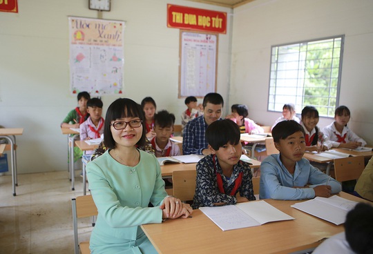 ABBANK trao tặng 4 phòng học cho học sinh bán trú tỉnh Lai Châu - Ảnh 3.