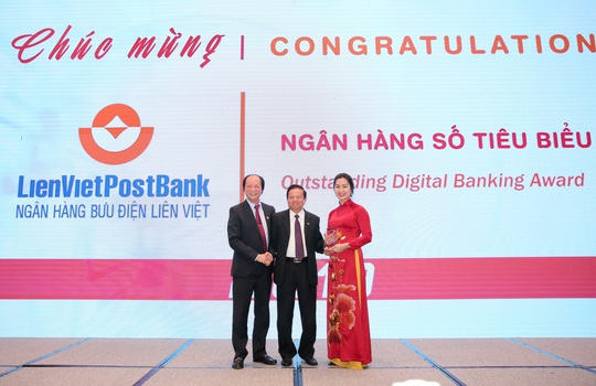 LienVietPostBank được vinh danh giải thưởng “Ngân hàng số tiêu biểu” - Ảnh 1.