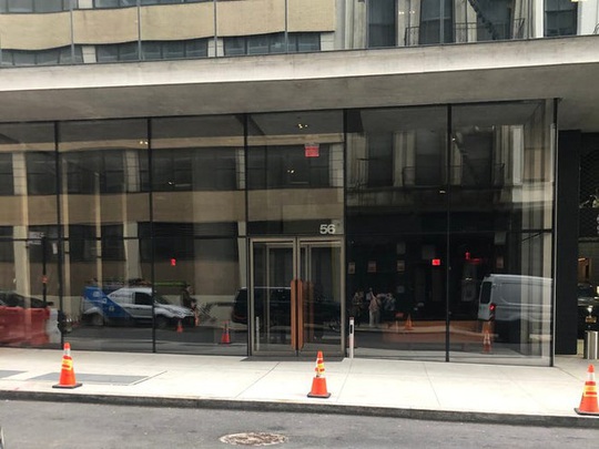 Bên trong tòa nhà có hình thù kỳ dị ở New York - Ảnh 2.
