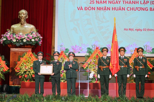 Kỷ niệm 25 năm thành lập, MB đón nhận Huân chương Bảo vệ Tổ quốc Hạng Nhất - Ảnh 2.