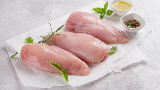 Mỹ thu hồi gần 1.000 tấn thịt gà có nguy cơ nhiễm kim loại - Ảnh 1.